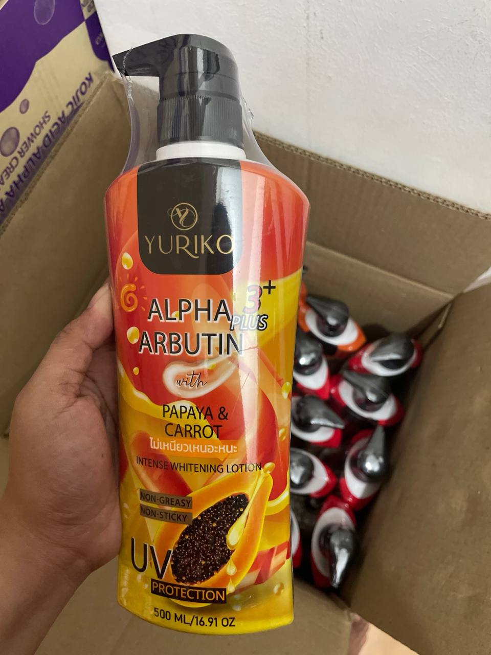 YURIKO ALPHA ARBUTIN 3 PLUS+ WITH PAPAYA & CARROT BODY LOTION  Intense Whitening Body Lotion with UV Protection